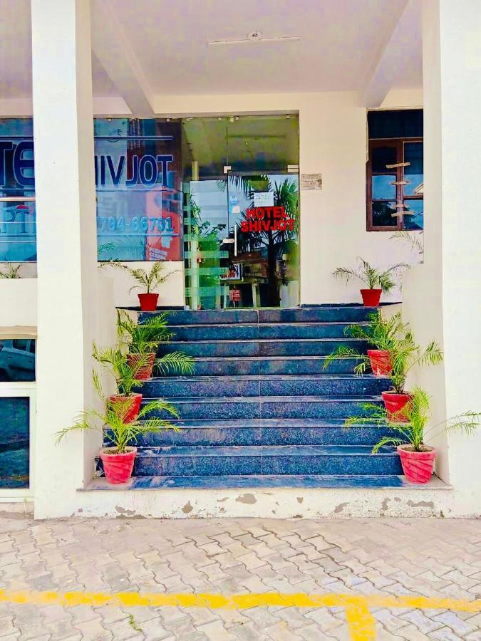 Shivjot Hotel Kharar Exterior foto
