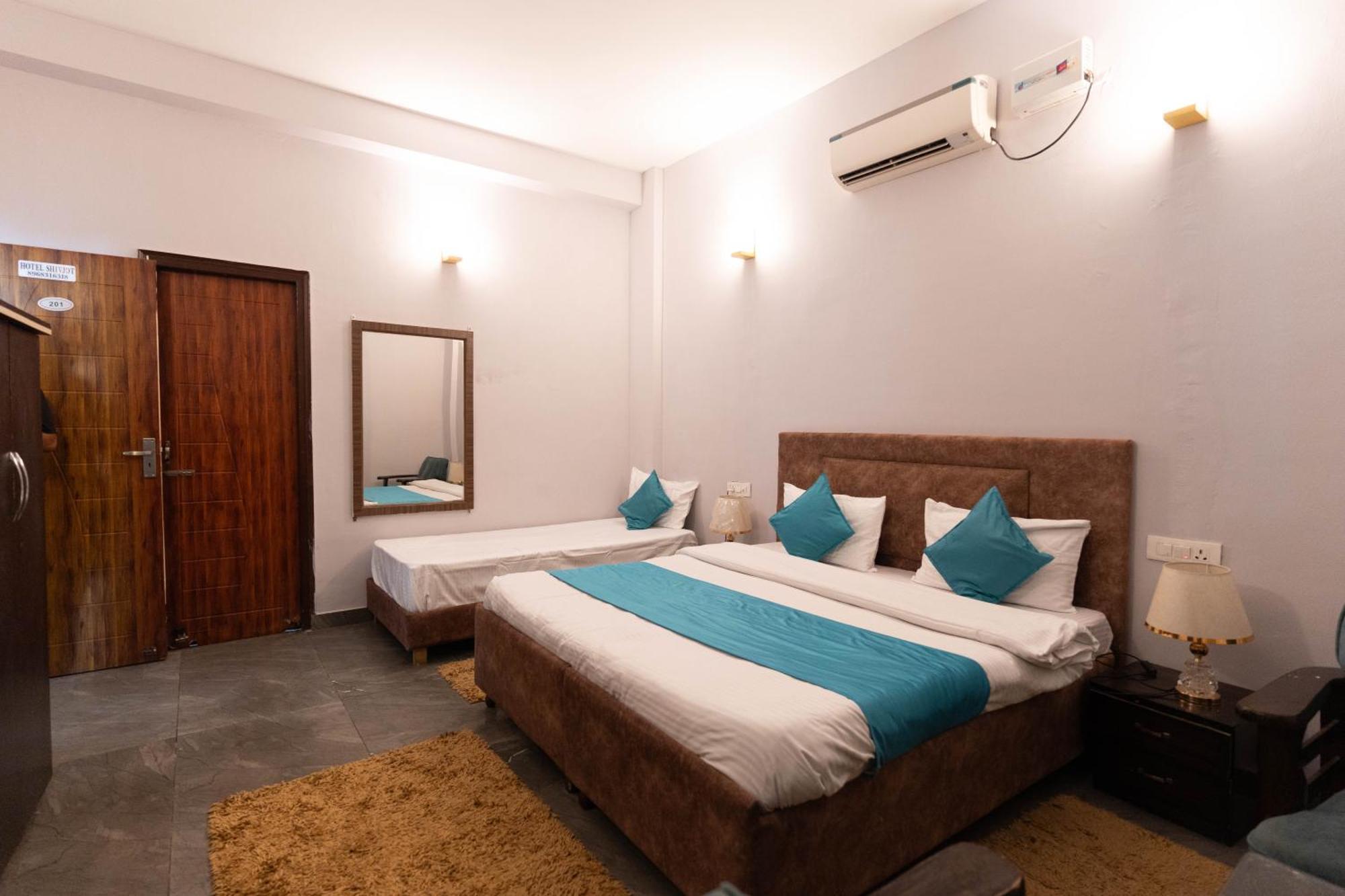 Shivjot Hotel Kharar Exterior foto